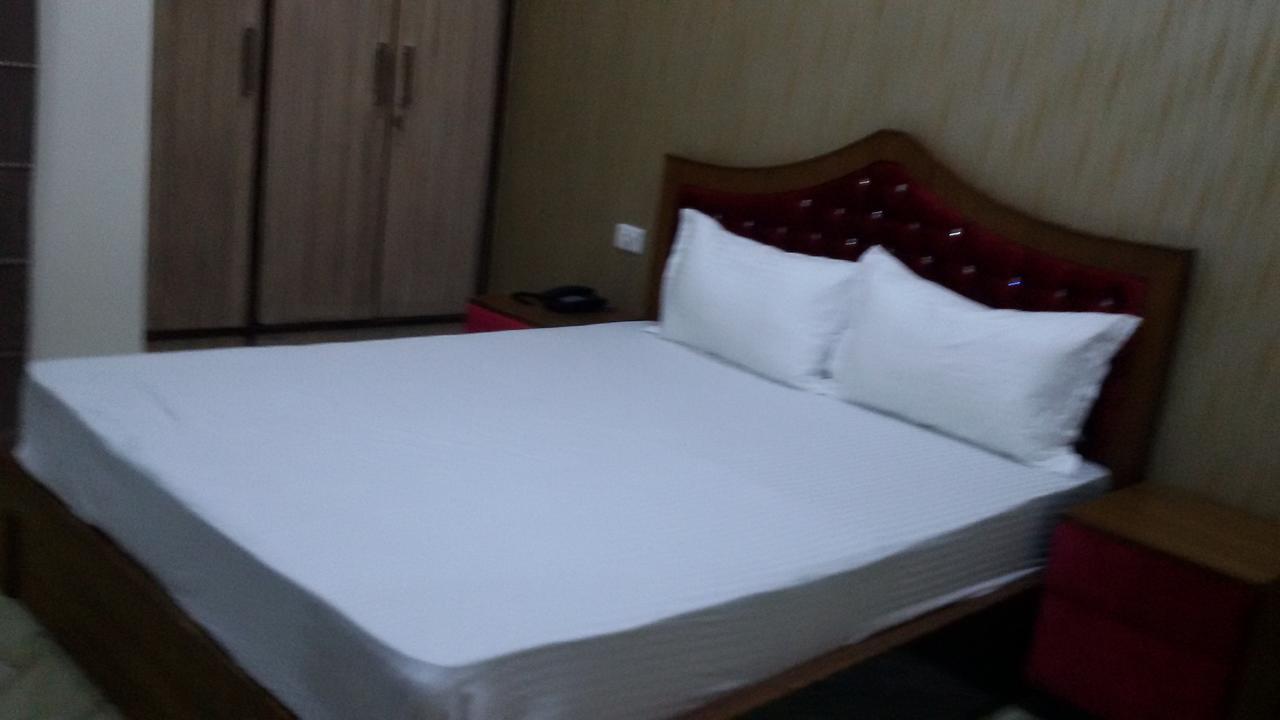 Hotel Royal International New Delhi Luaran gambar