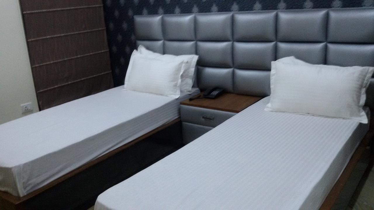 Hotel Royal International New Delhi Luaran gambar