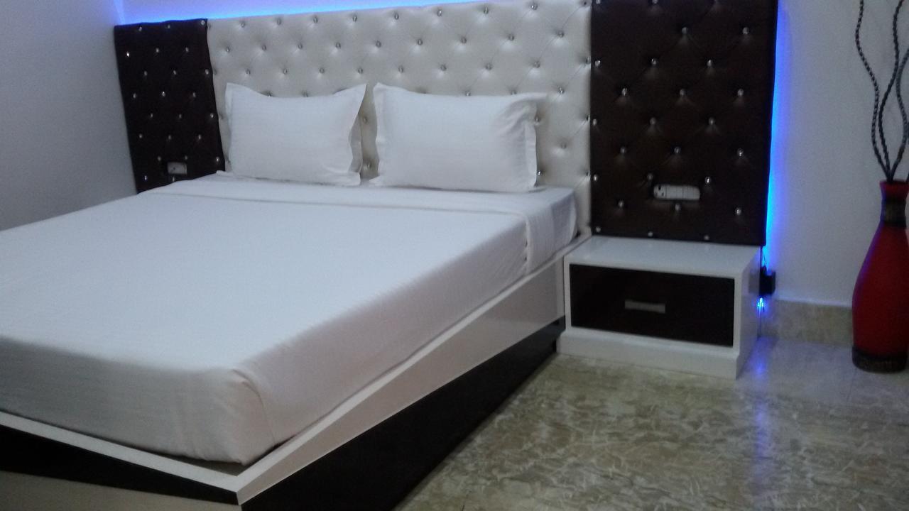 Hotel Royal International New Delhi Luaran gambar