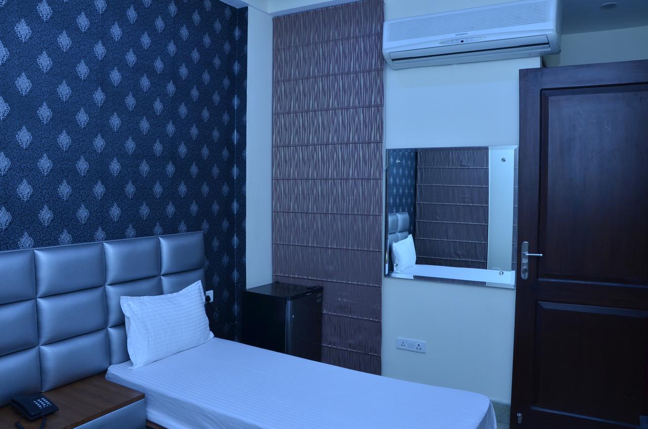 Hotel Royal International New Delhi Luaran gambar